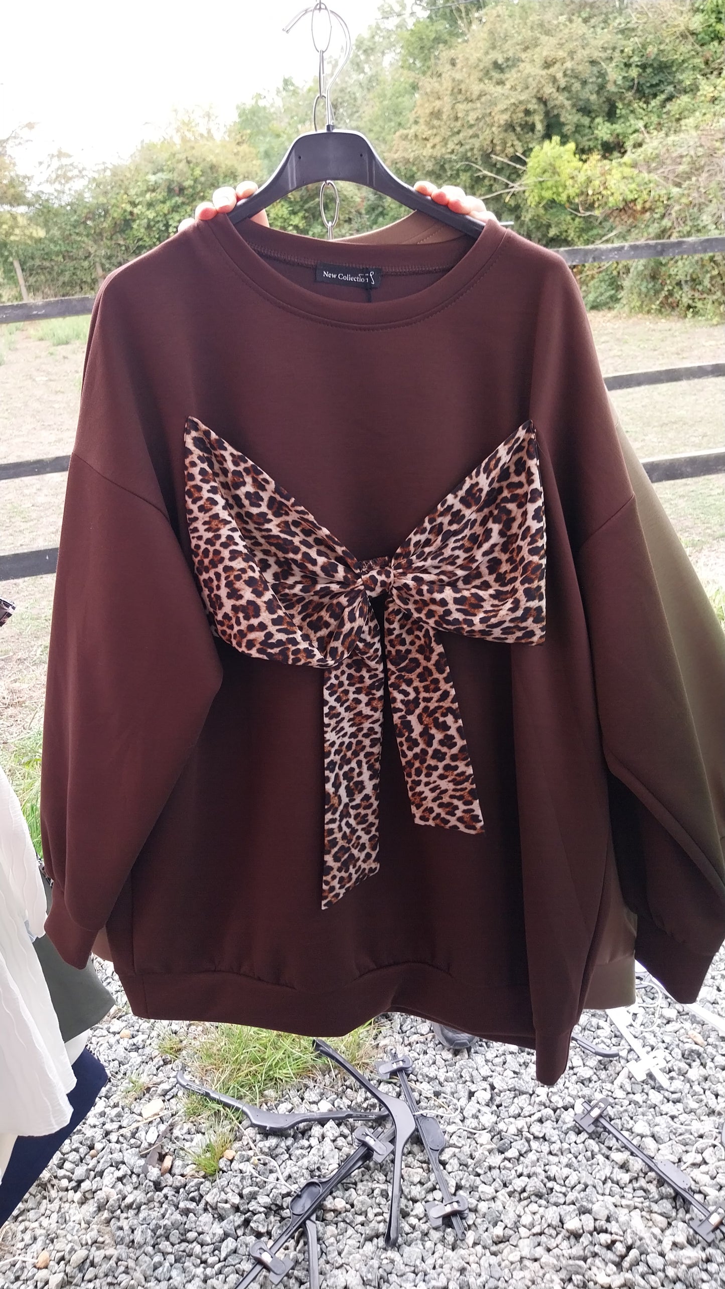 Leopard bow jumper