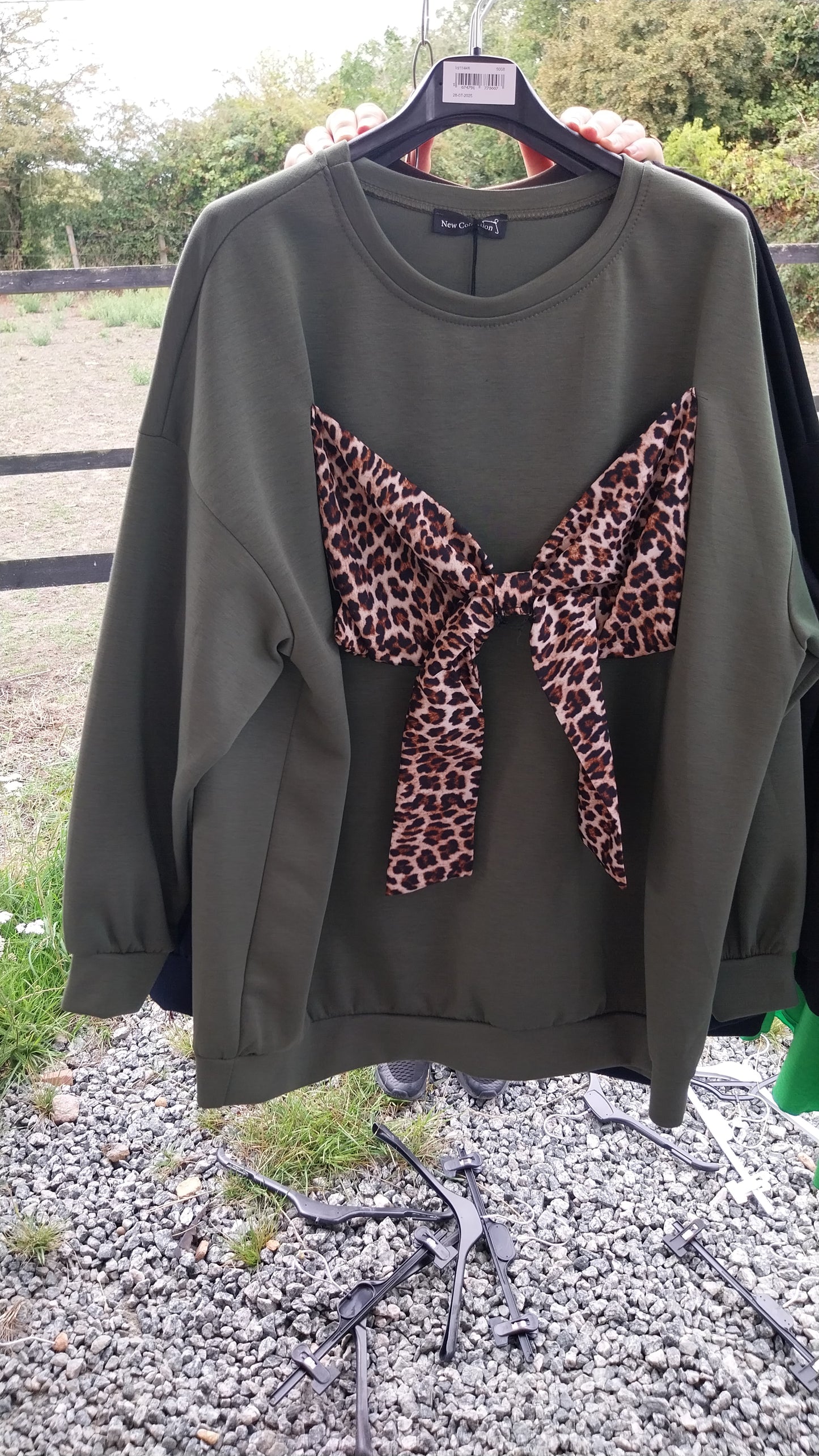 Leopard bow jumper