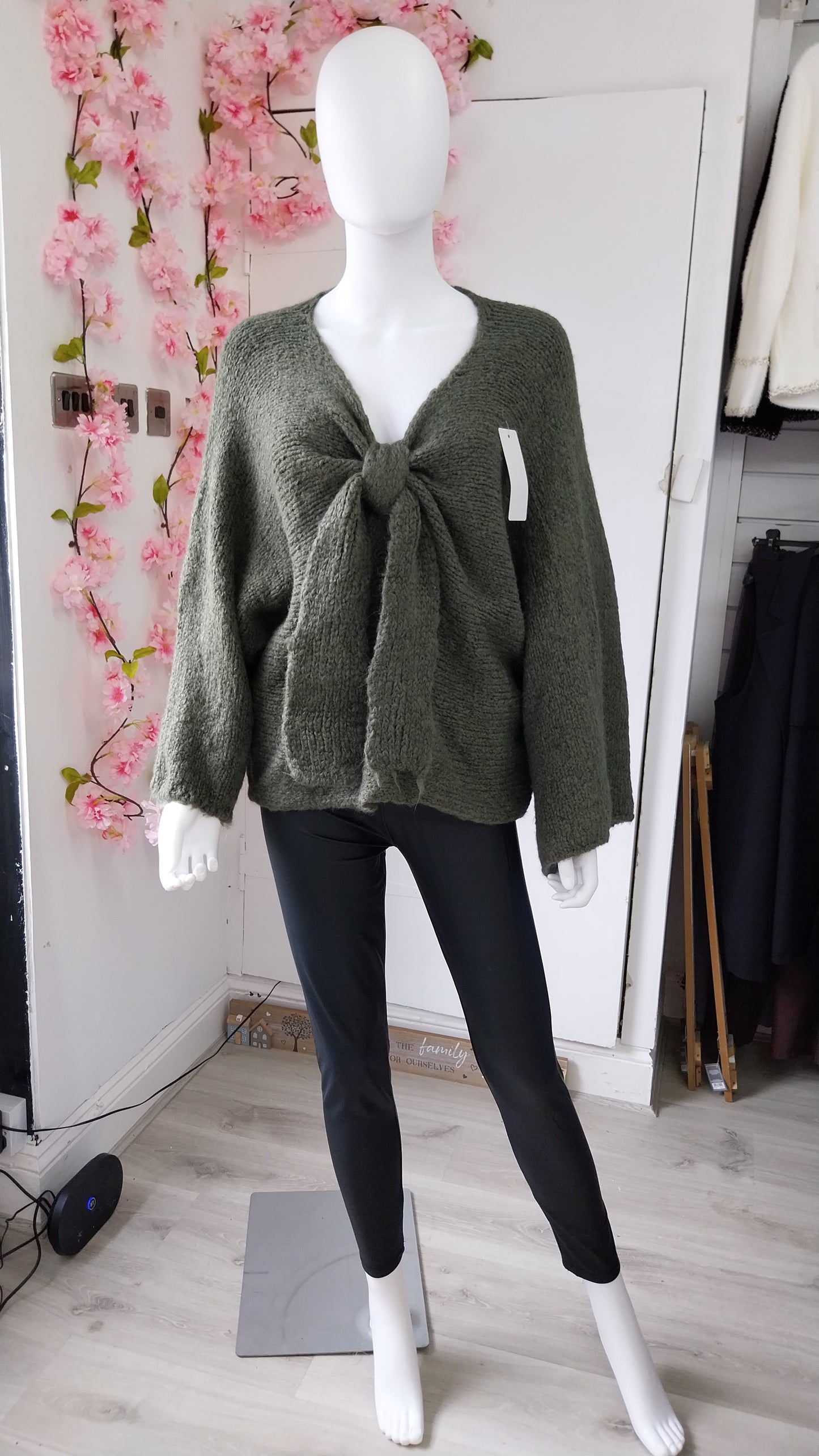 Supersoft bow jumper