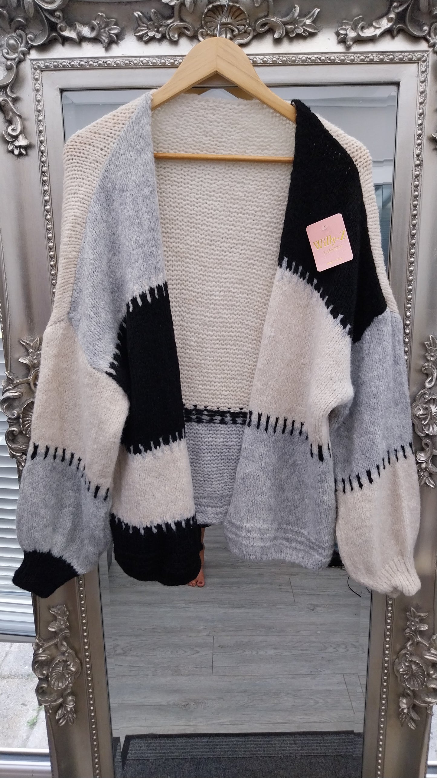 Knitted cardigan