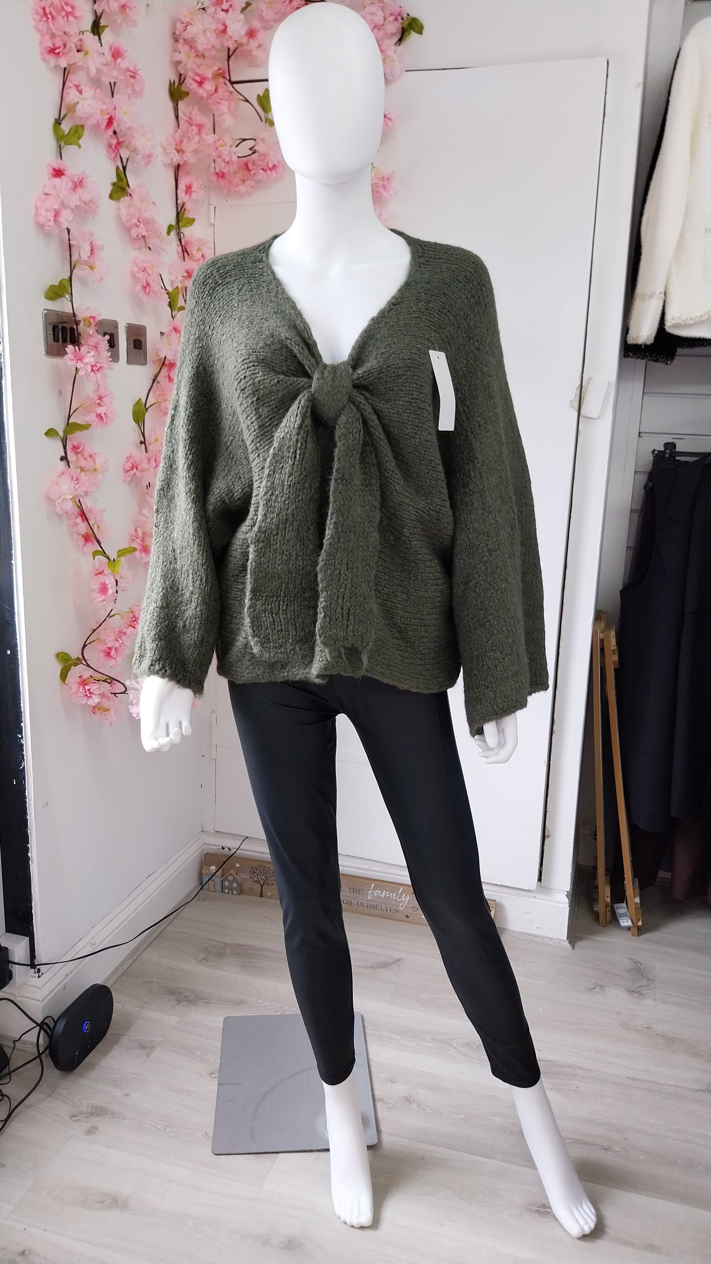 Supersoft bow jumper