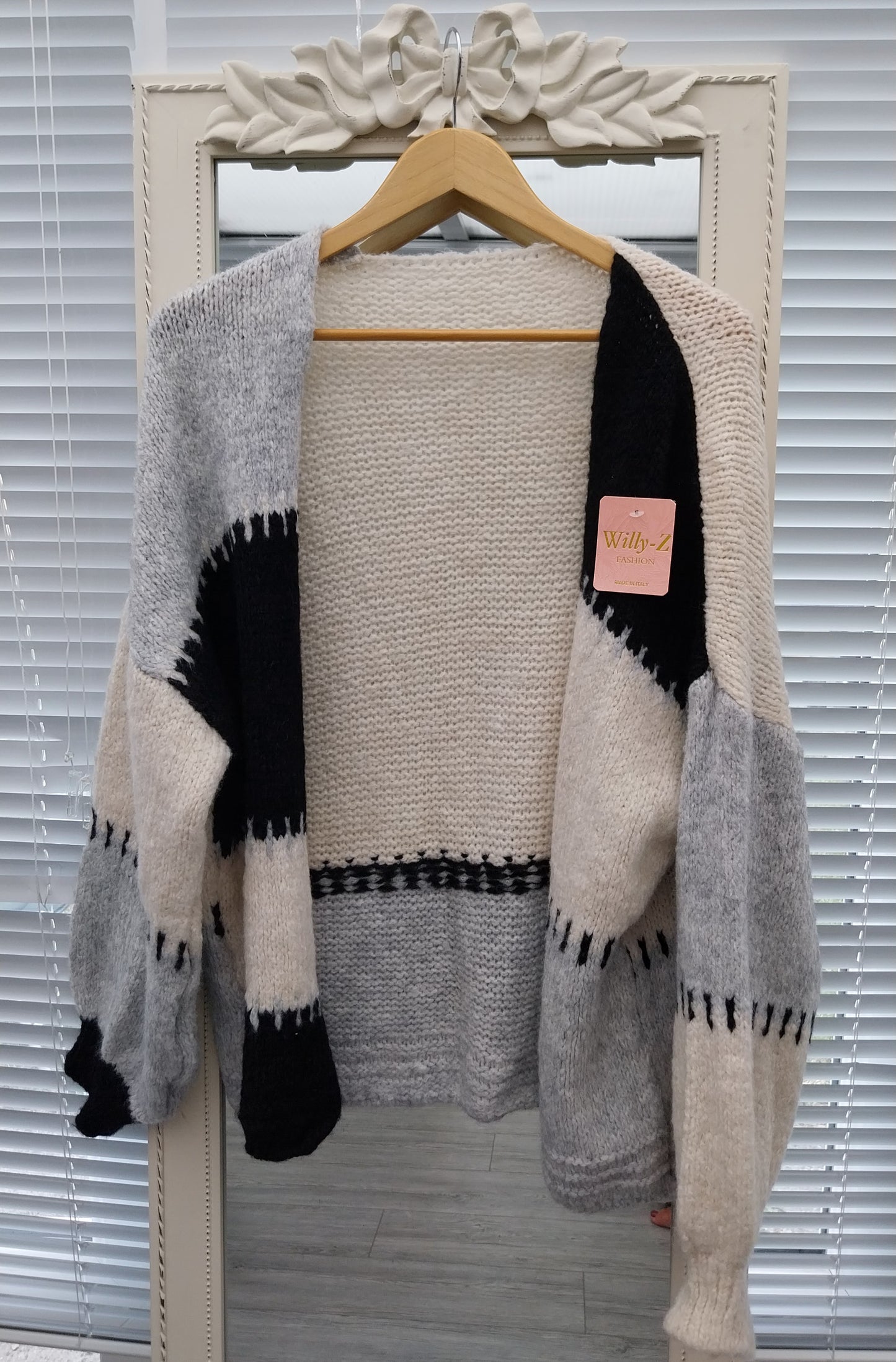 Knitted cardigan