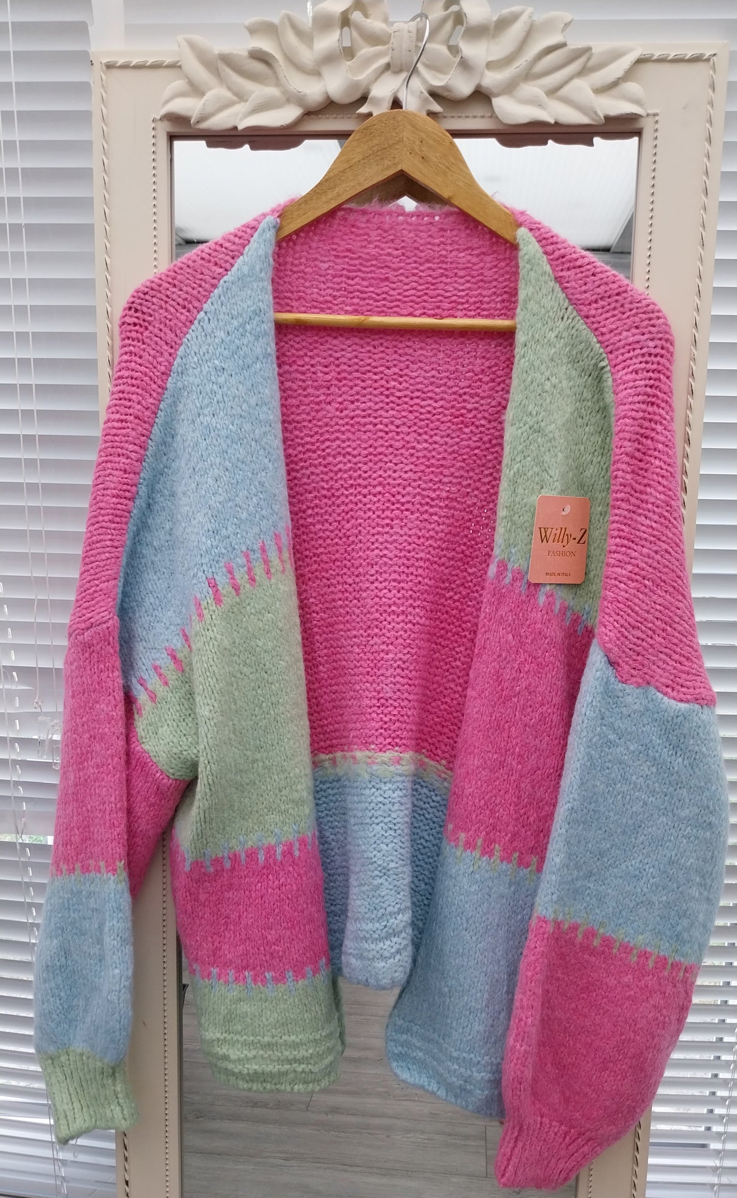Knitted cardigan