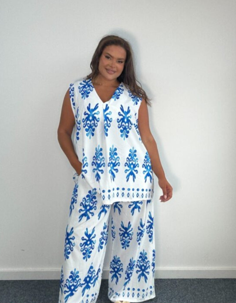 V neck co-ord set